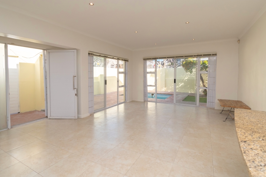 5 Bedroom Property for Sale in Gardens Western Cape